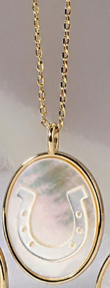 Horseshoe Etched Shell Necklace